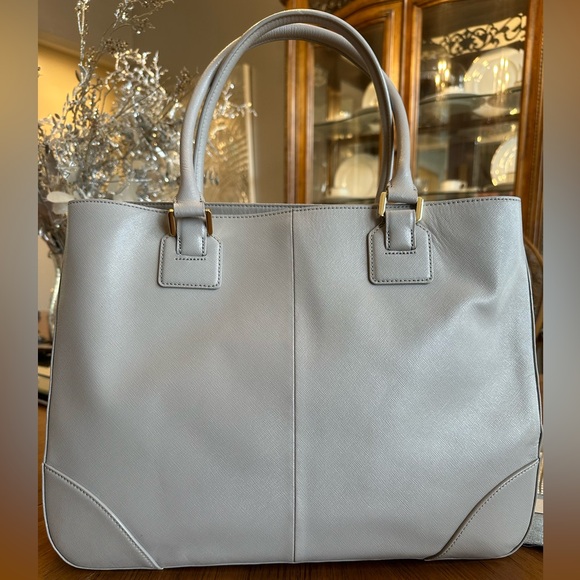 Tory Burch Robinson Tote in Mercury Gray Excellent Condition! - Picture 3 of 13